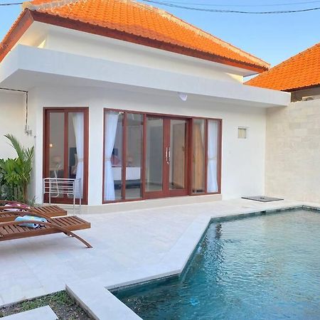 Villa Akmali Umalas 2Br With Private Pool & Jacuzzi チャングー エクステリア 写真