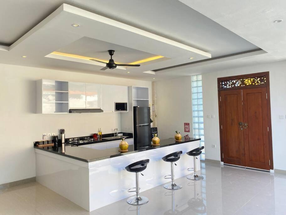 Villa Akmali Umalas 2Br With Private Pool & Jacuzzi チャングー エクステリア 写真