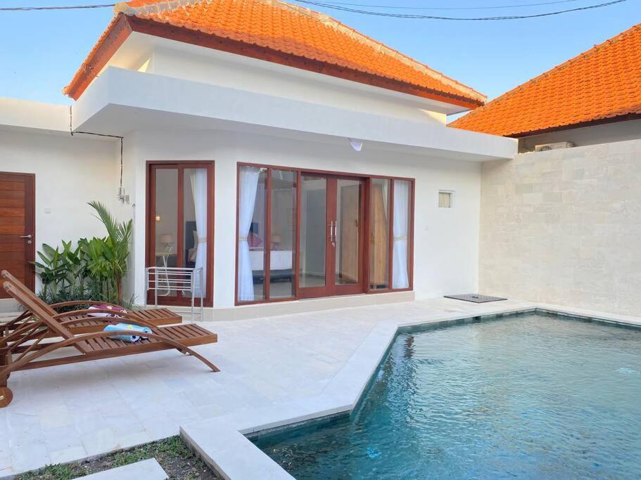 Villa Akmali Umalas 2Br With Private Pool & Jacuzzi チャングー エクステリア 写真