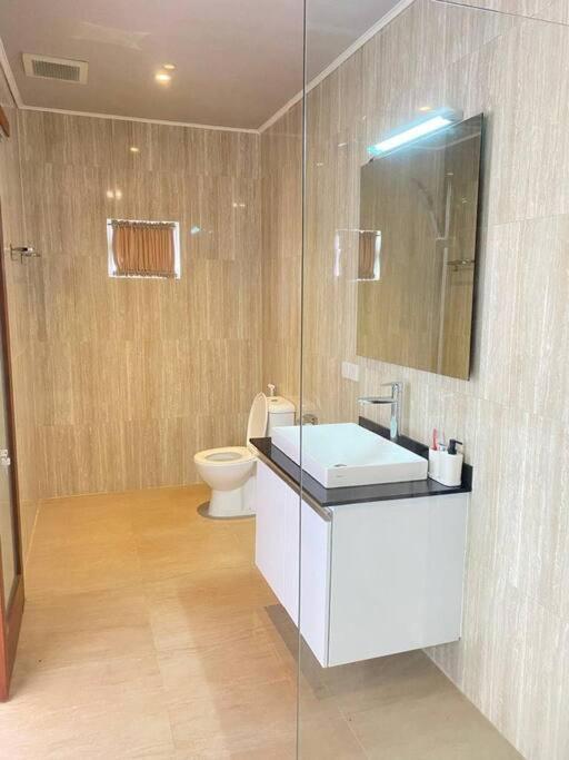 Villa Akmali Umalas 2Br With Private Pool & Jacuzzi チャングー エクステリア 写真